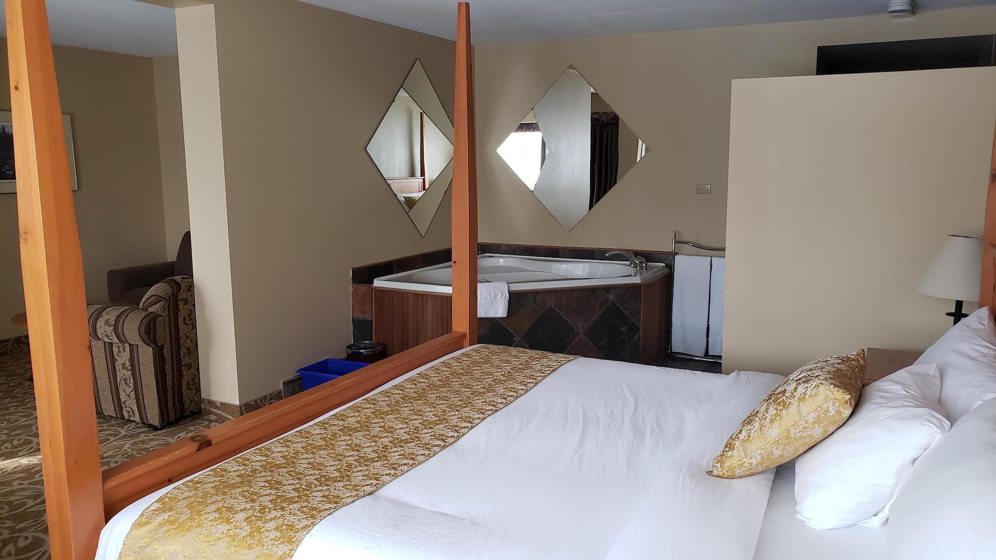 Ramada By Wyndham Pinewood Park Resort North Bay Exteriör bild