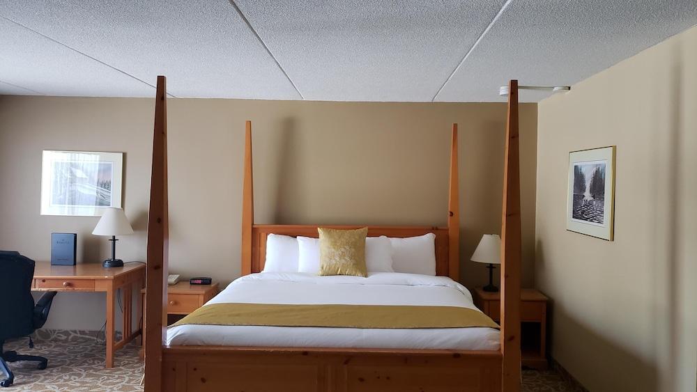 Ramada By Wyndham Pinewood Park Resort North Bay Exteriör bild