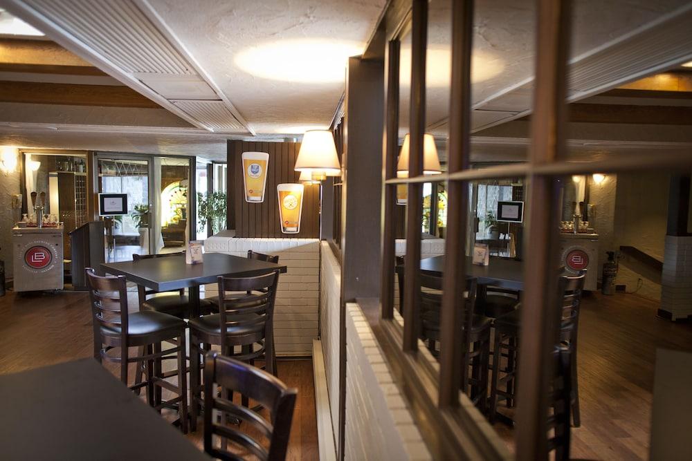 Ramada By Wyndham Pinewood Park Resort North Bay Exteriör bild