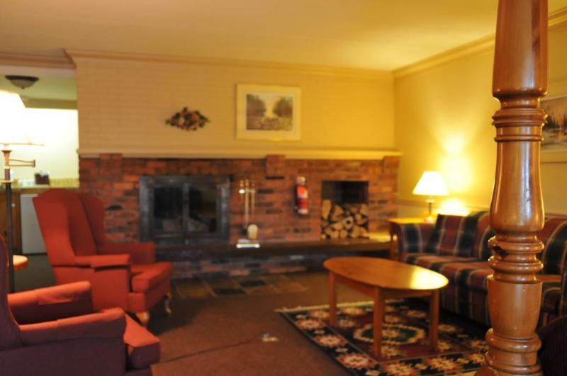 Ramada By Wyndham Pinewood Park Resort North Bay Exteriör bild