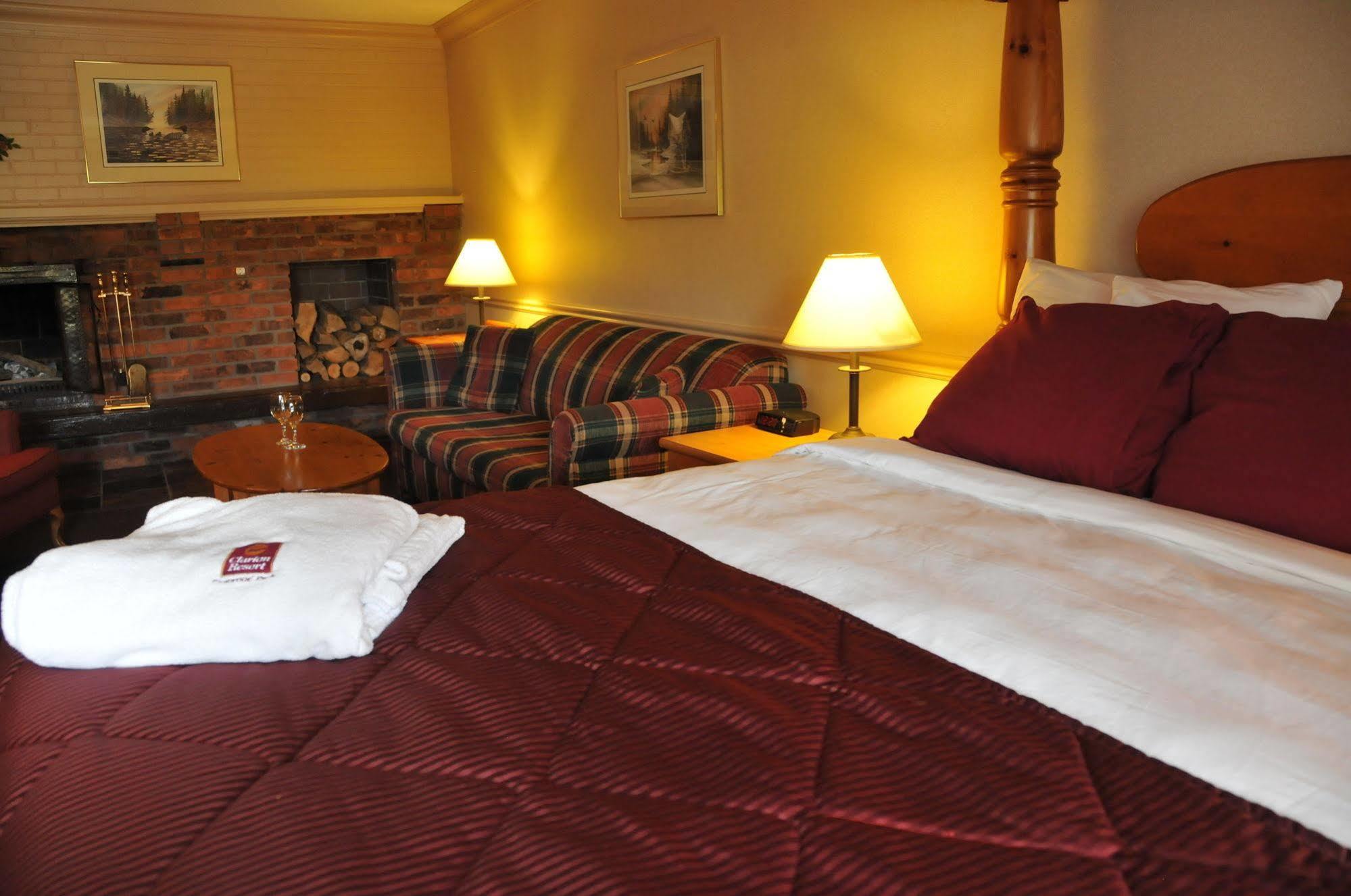 Ramada By Wyndham Pinewood Park Resort North Bay Exteriör bild
