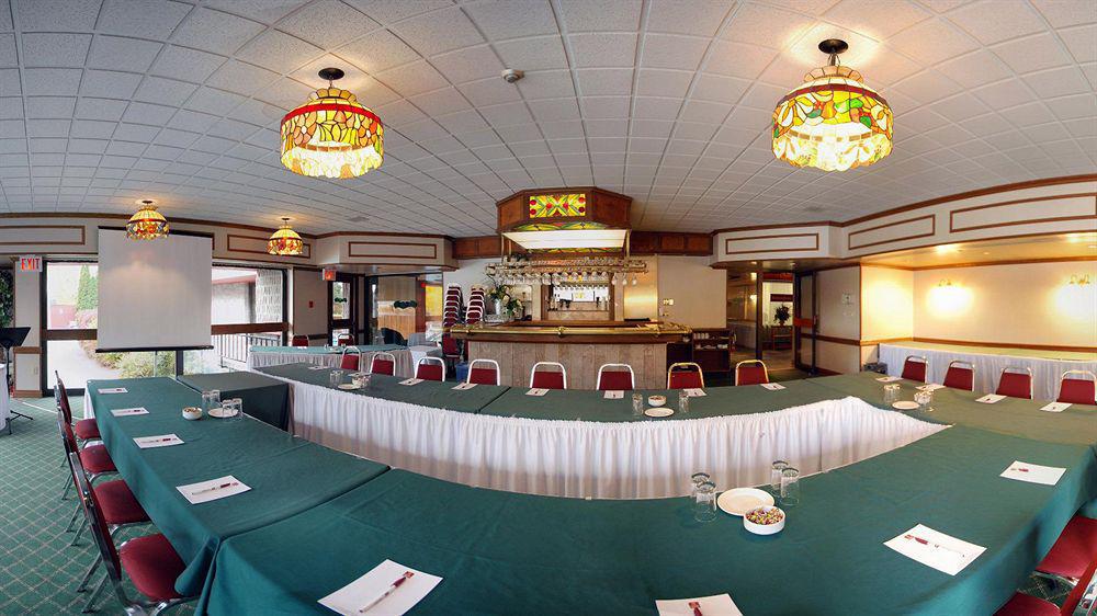 Ramada By Wyndham Pinewood Park Resort North Bay Exteriör bild